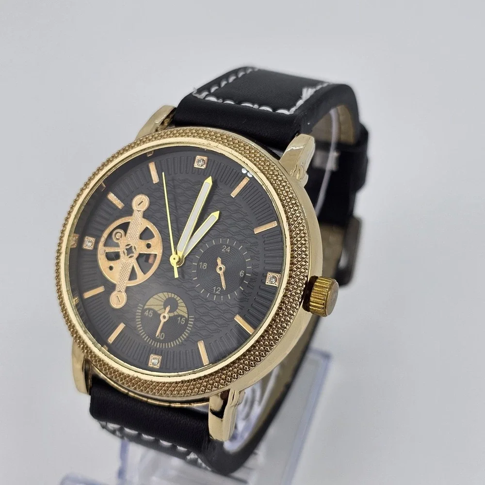 Men's Watch 44MM Black Dial New‎ Black Faux Leather Bands New Battery
